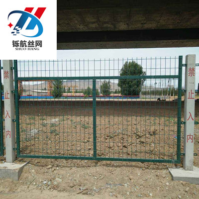 鐵路護(hù)欄網(wǎng)安裝案例